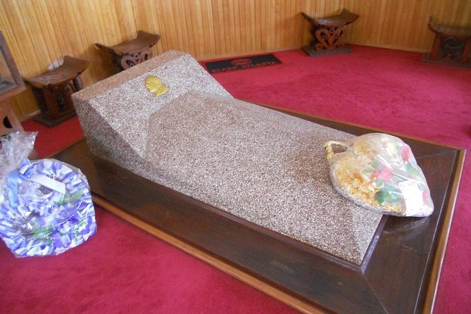 1 Day Accra City Tour - Center for National Culture: Craft Market Energy and Shopping Reality