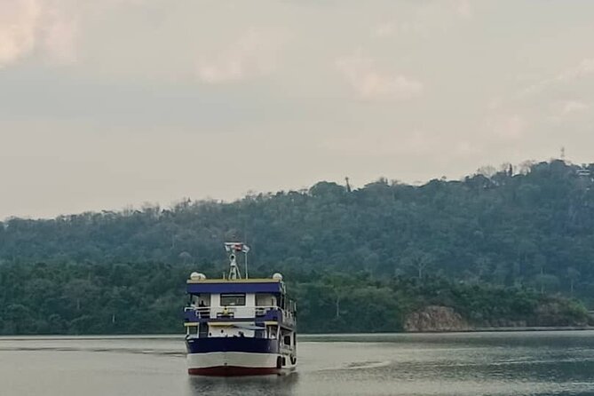 7-Day Private Cultural and Heritage Tour in Ghana - Day 3: Aburi Botanical Gardens, Bead Making, and the Adomi Bridge River Stop