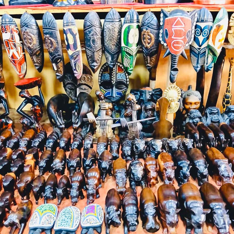 ACCRA GUIDED CITY TOUR, GHANA - Key Things I’d Notice First