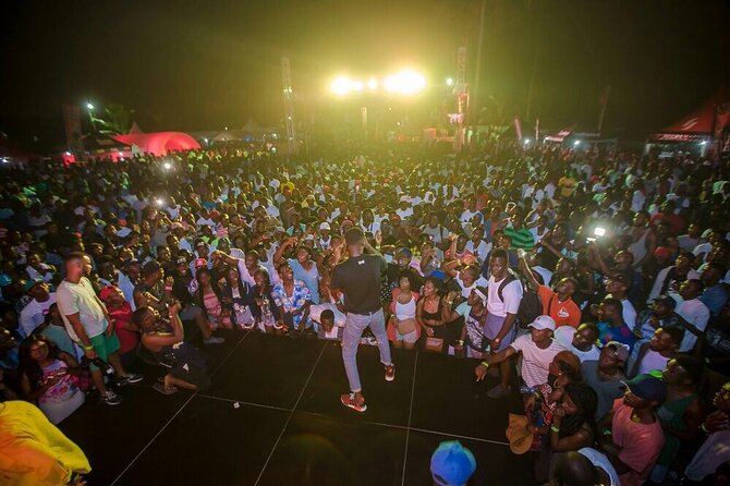 Accra Nightlife with Afrobeat Music and Dance - Food and drinks: included dinner, local cookies, and adult beverages