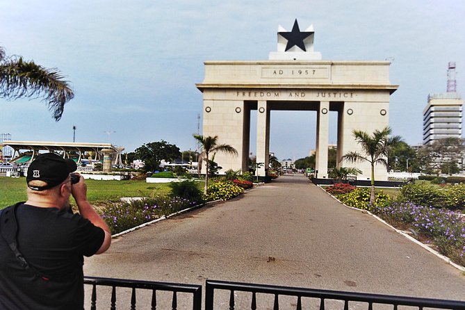 Accra Slave Castle and City Private Tour with Pick up - A fast, guided Accra loop that feels like a story