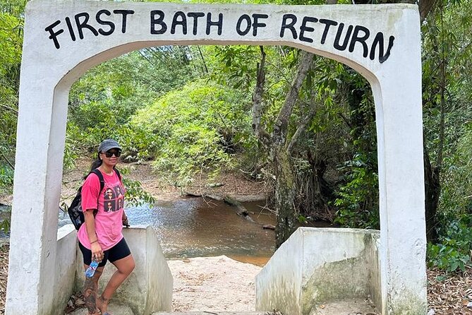 Assin Manso Slave River and Cape Coast Castle Private Day Tour - Assin Manso Slave River Park: Donkor Nsuo and the Last Bath