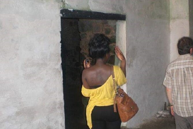 Cape Coast Elmina Kakum Park Private Day Tour - Elmina Castle: Old Forts and Trading-Era Walls