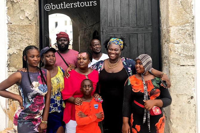 Experience Accra - Stop 3: James Town Lighthouse, quick photos and optional walking