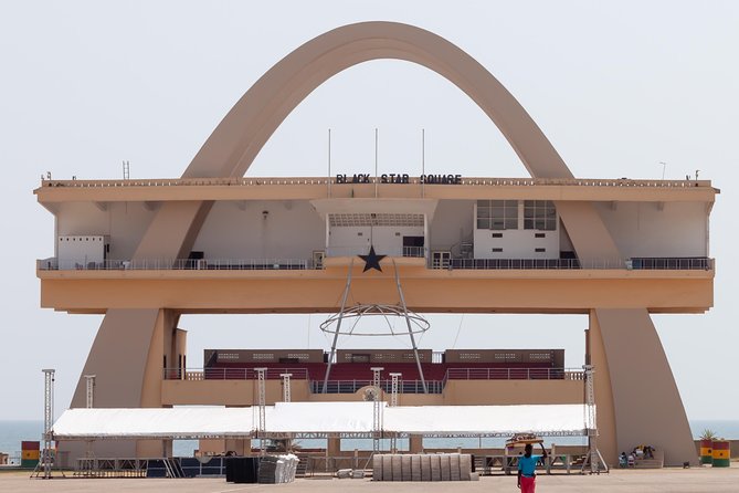 Explore Accra - Getting to the tour: Afrikiko start and the 9:00 am clock