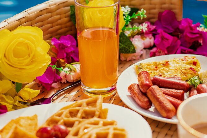 Floating Brunch Pool Experience - Photo, Pose, and Timing: How to Get Great Shots Without Stress