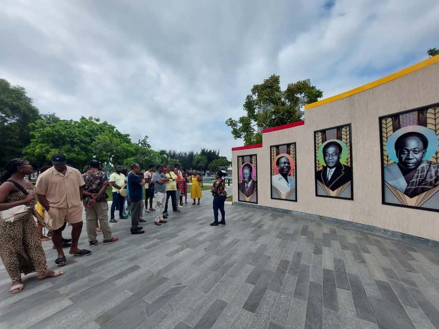 Full-Day Accra City Tour - Black Star Square and Accra Arts Centre: Icon Photos and Practical Shopping