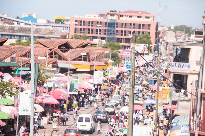 Full Day Accra Guided Tour - Centre for National Culture: souvenir shopping with context