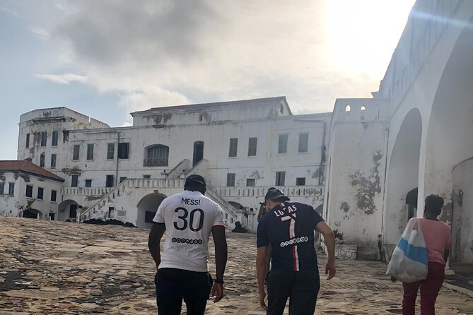 Ghana Private Historic Tour through Castles and Nature - Why this Accra day starts at 6:00 am