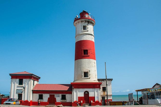 Know Ghana in 4 hrs - Accra City Tour - Center for National Culture: souvenirs and textiles without the chaos