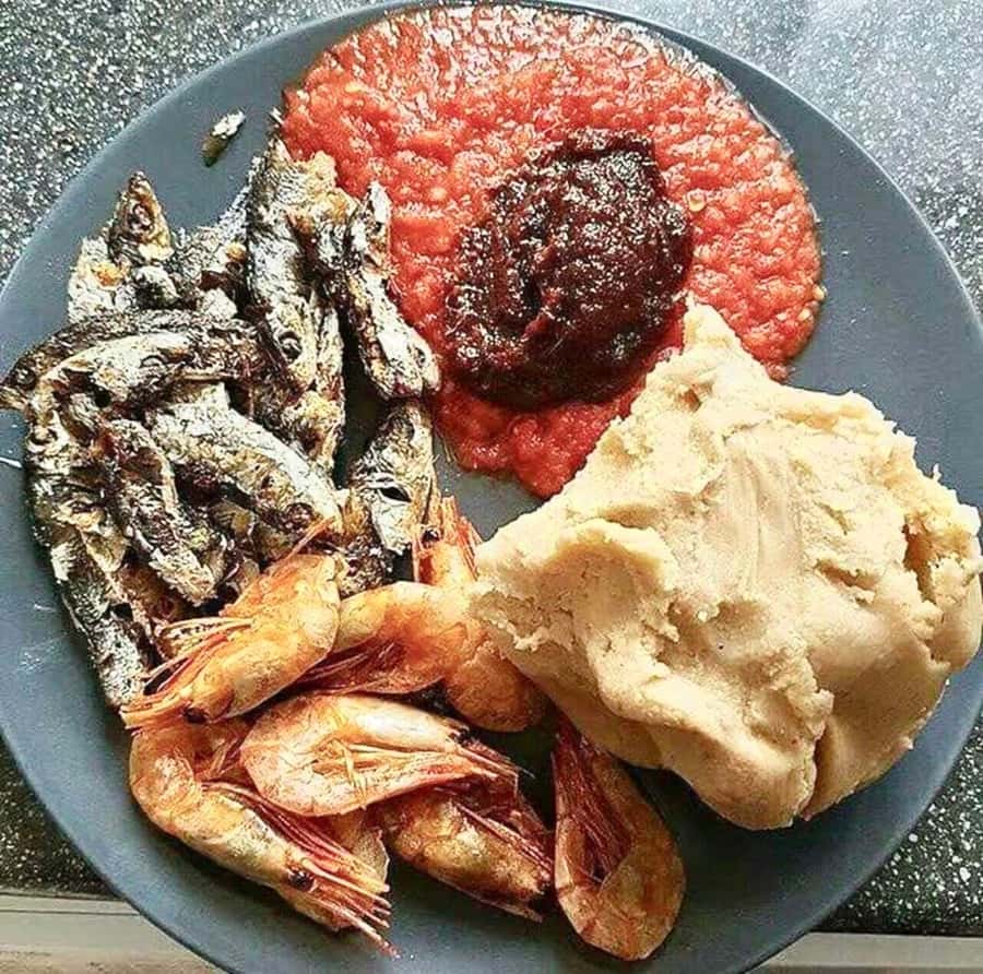 Local Ghanaian Food Tasting Tour - Makola Market stop, seeing ingredients before the plate