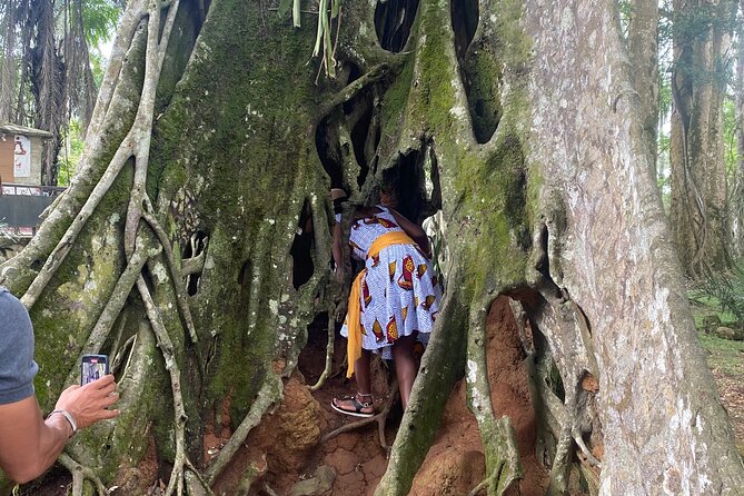 Private Aburi Hill Guided Tour - Stop 1: Peduase Lodge viewpoints, including the Accra look from the mountain