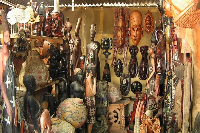 Private Accra Market Tour - Accra Arts Centre: Craft shopping with a calmer rhythm